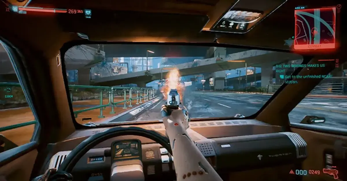First-Person-Ansicht einer rasanten Schießerei aus einem fahrenden Fahrzeug in Cyberpunk 2077