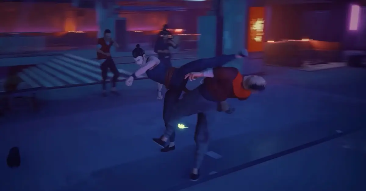 Sifu-Hauptcharakter zeigt einen Martial-Arts-Kick in einem neonbeleuchteten Club