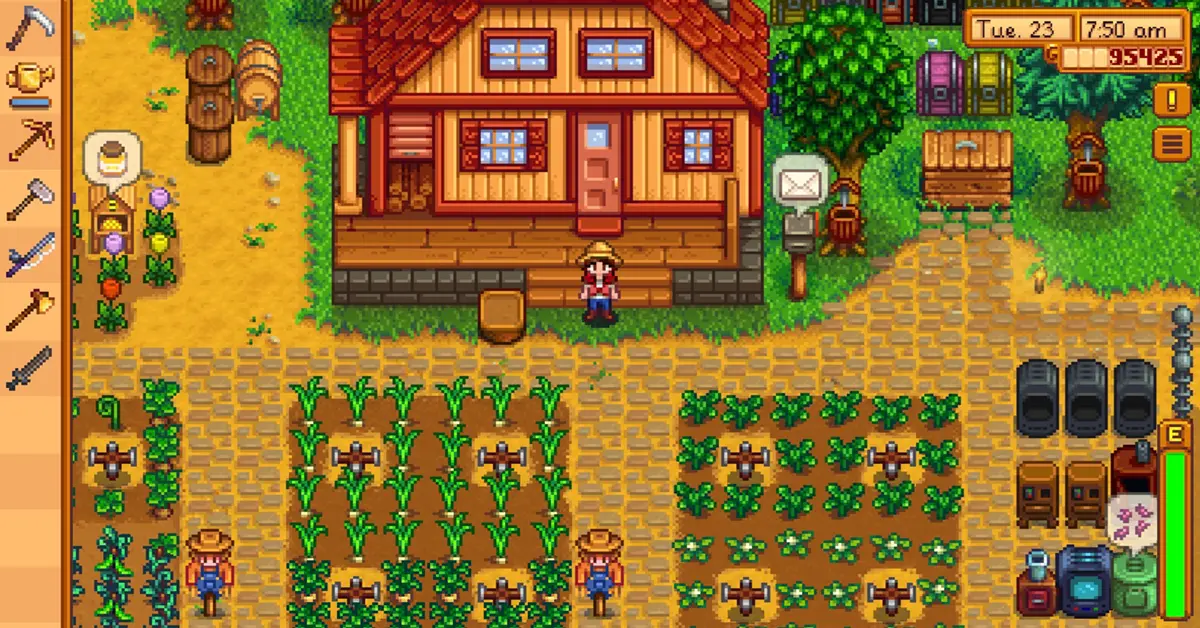 Eine detaillierte Ansicht eines hochgradig organisierten Stardew Valley-Bauernhofs mit fortschrittlichen Sprinklern und reifen Pflanzen.